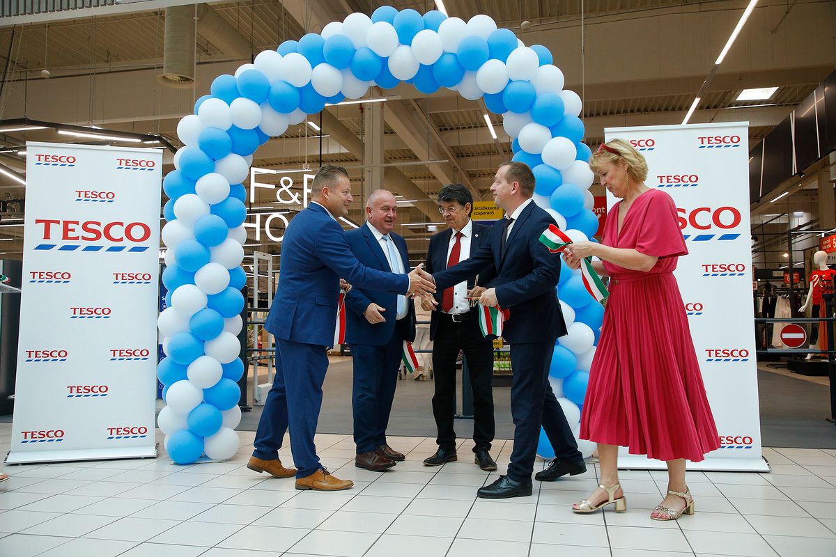 tesco, budaörs, búza államtitkár, pálinkás