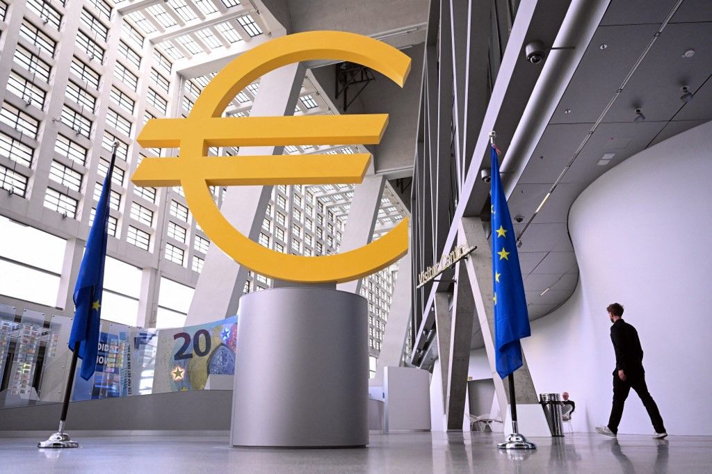 Az EKB döntött, Varga Mihály jegybankja figyel, a forint árfolyama és az infláció a tét