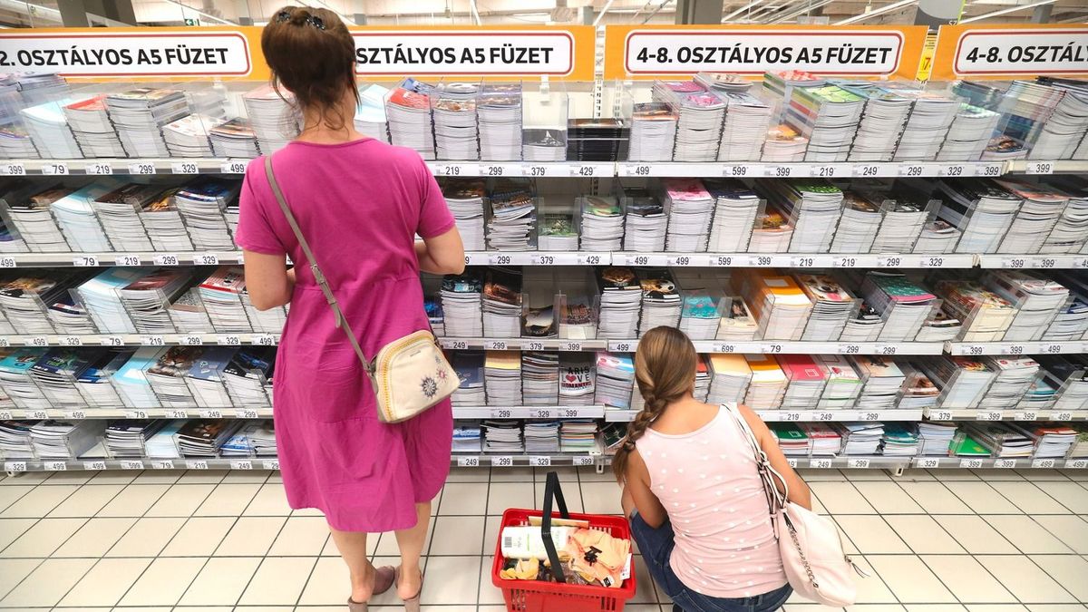 Végérvényes: megkapják a rászoruló gyerekek szülei a 100 ezer forintos iskolakezdési támogatást – ők a kimaradó súlyosan érintettek