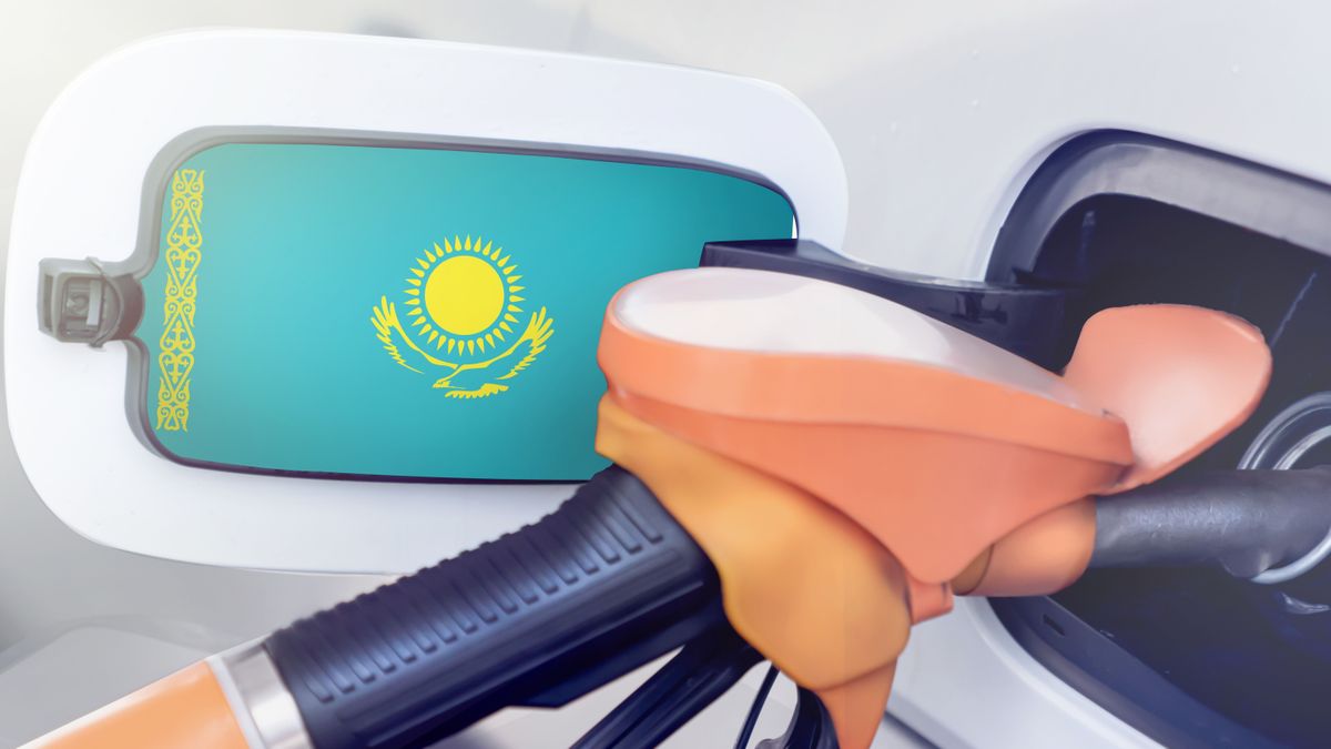 The,Flag,Of,Kazakhstan,On,The,Lid,Of,The,Gas