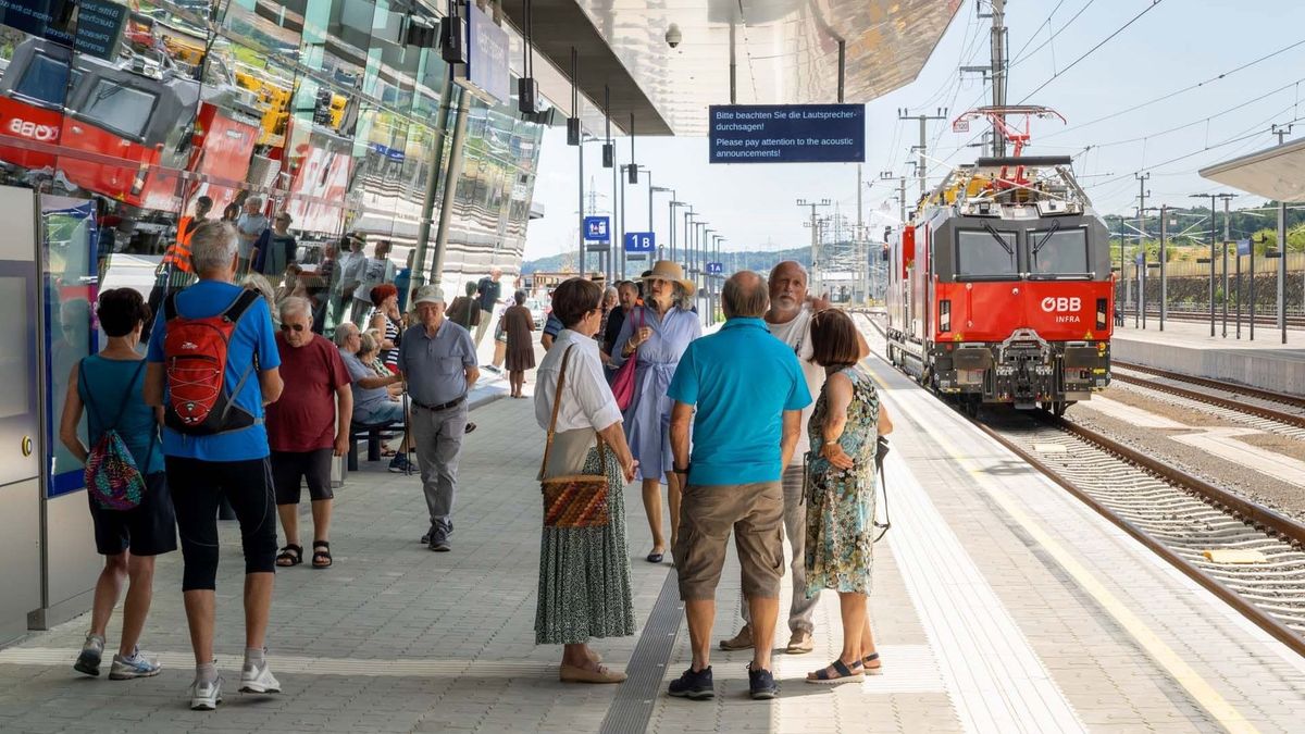 Ez már az osztrákoknak is feltűnt, horror a Budapest–Bécs járaton: lehetetlen volt Magyarországról Ausztriába jutni, magyarázkodik az ÖBB – „Azt mondták, a vonaton kell éjszakáznunk” 