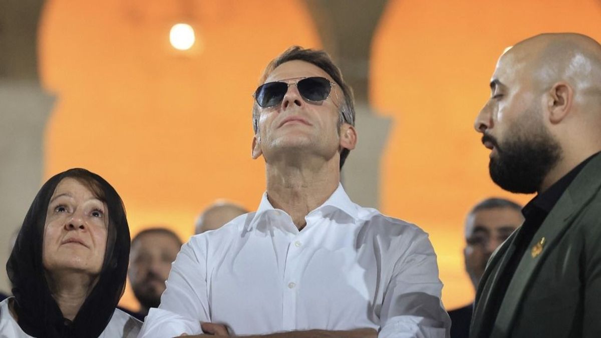 Veszélyben lehetett Macron: robbanások történtek a közelében – merényletkísérlet történt? 