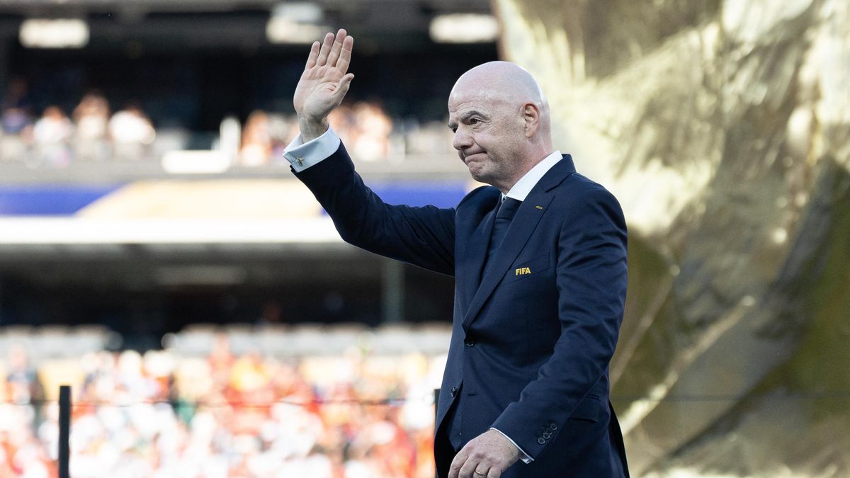 Luxusrepülővel követte a vb-t a FIFA-vezér, 44 mérkőzésre jutott el – többször is megkerülhette volna a Földet