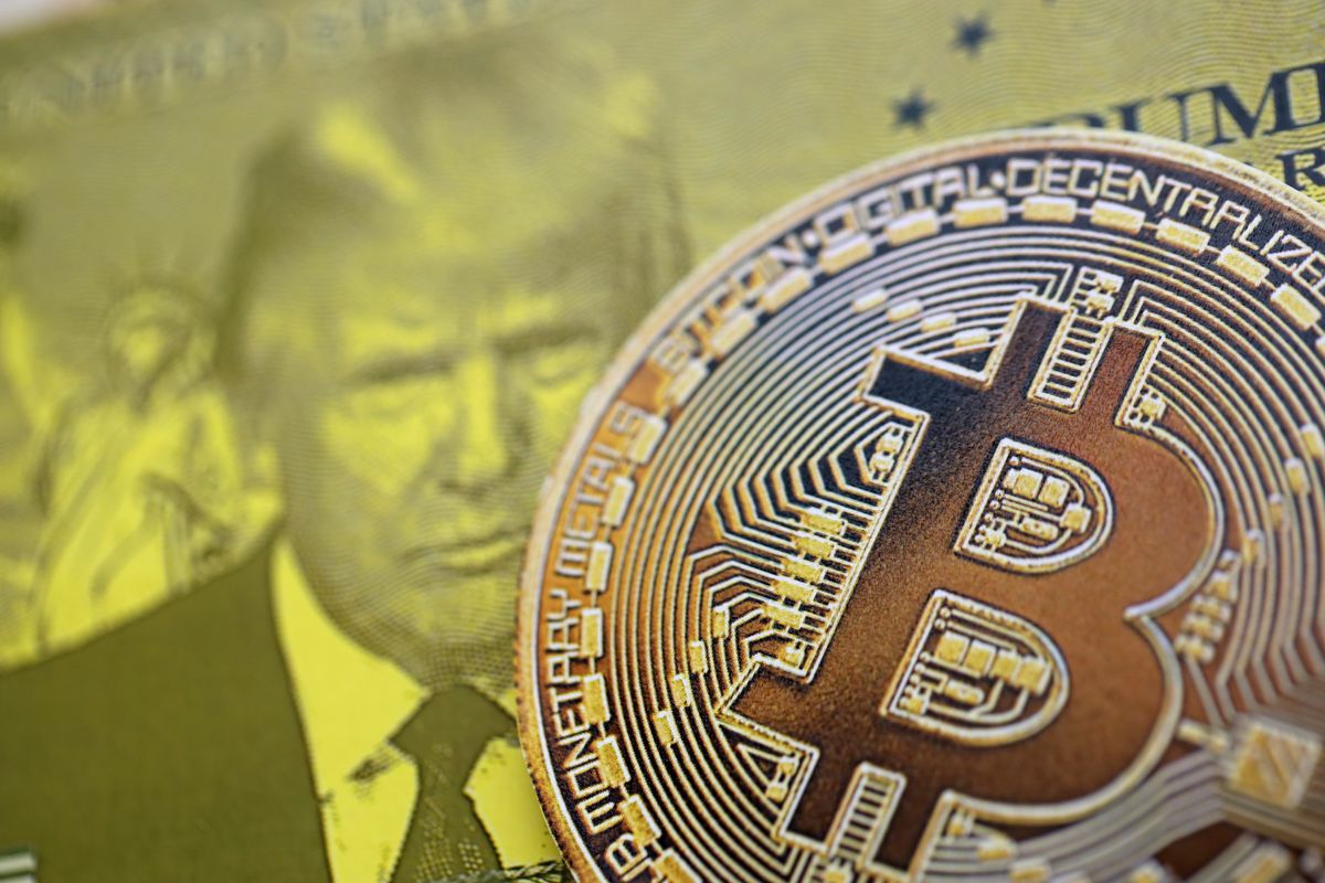 Kyiv,,Ukraine,-,December,13,,2025,Trump,Gold,Card,And Donald Trump