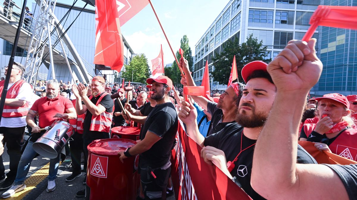 Utcára vonulnak a németek, Magyarország közben kaszál: Kecskemétre hozza a Mercedes a válságkezelő csodafegyverét – a „baby G" lehet a megváltó 