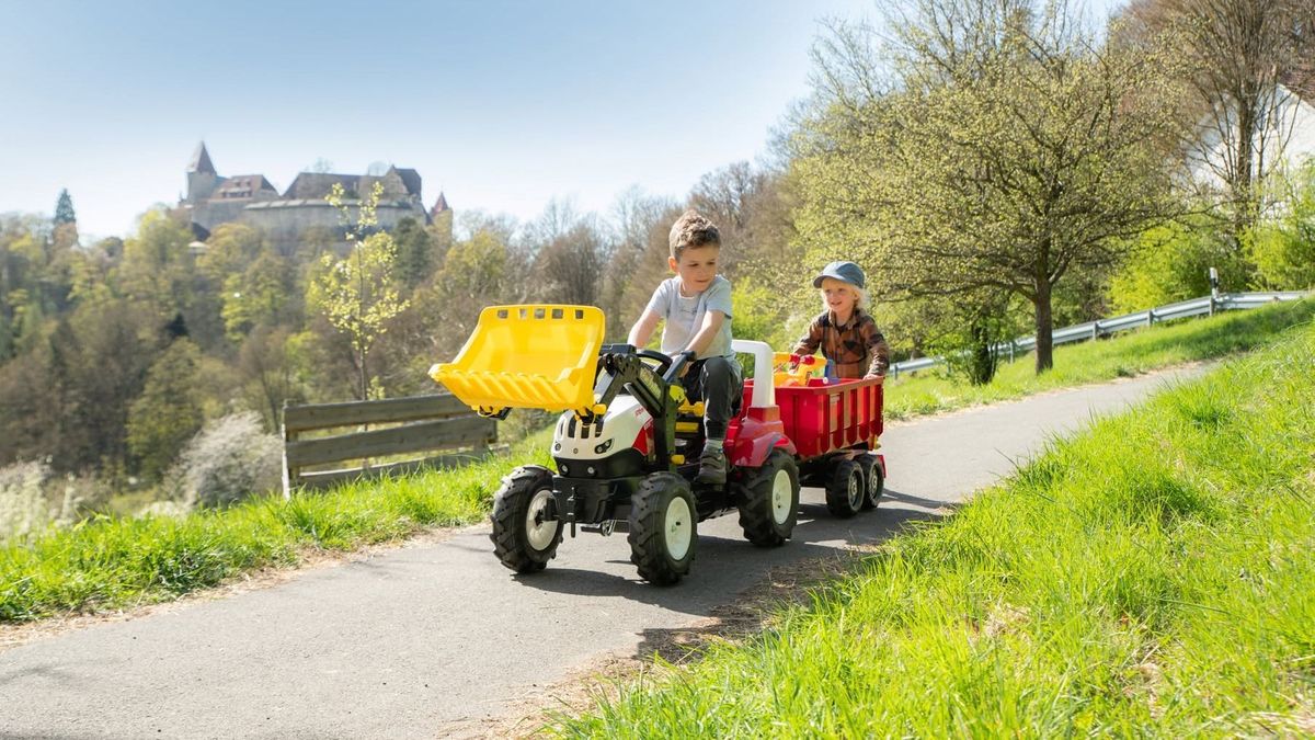 Ez már szimboluma lehet a német ipar leépülésének: csődben a legendás Rolly Toys pedálos traktorok gyártója 
