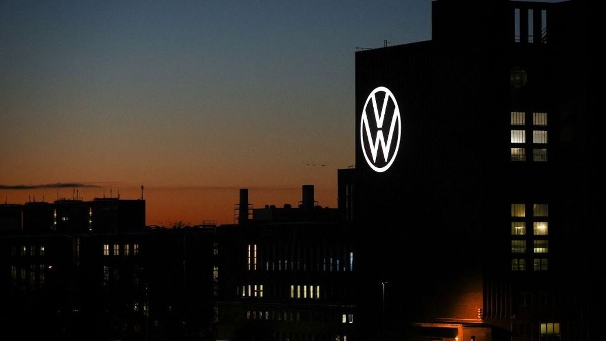 Volkswagen: tömegével teszik lapátra az embereket, miközben folyamatosan párolog a konszern nyeresége 