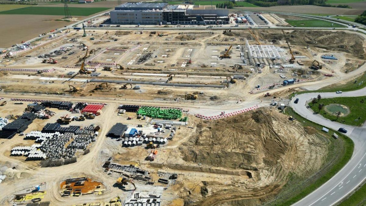 Ausztria egy életre eláshatja magát: elüldöznék az ország egyik legnagyobb beruházását, kiakadtak a hisztérián az elemzők – "És aztán csodálkoznak az emberek, hogy alig növekszik az osztrák gazdaság?" 