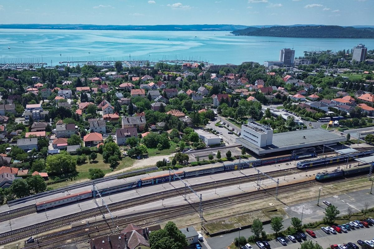 balatoni körvasút vonat Balaton