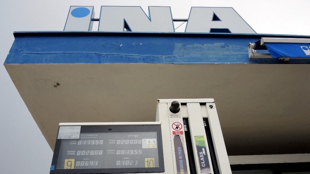 Logo of the croatian petroleum group INA, gáz
