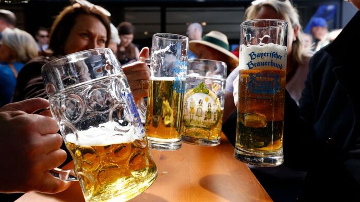 Megdőlt egy tabu a kánikulában: nem biztos, hogy a nagy melegben úgy fogy az alkohol, ahogy eddig gondoltuk – bajba kerülhetnek a szeszesitalgyártók 