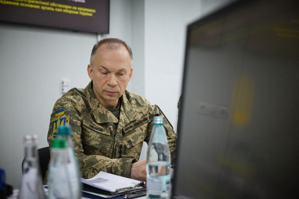 Az ukrán hadsereg főparancsnoka repült, az utódja már ismert, de még nehéz fotót találni róla