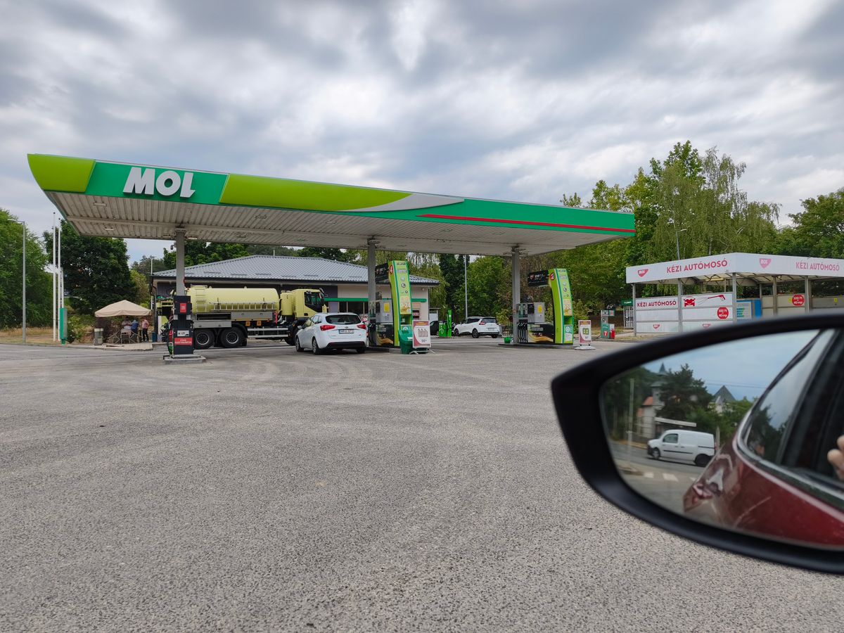 Mol, üzemanyag, benzinkút