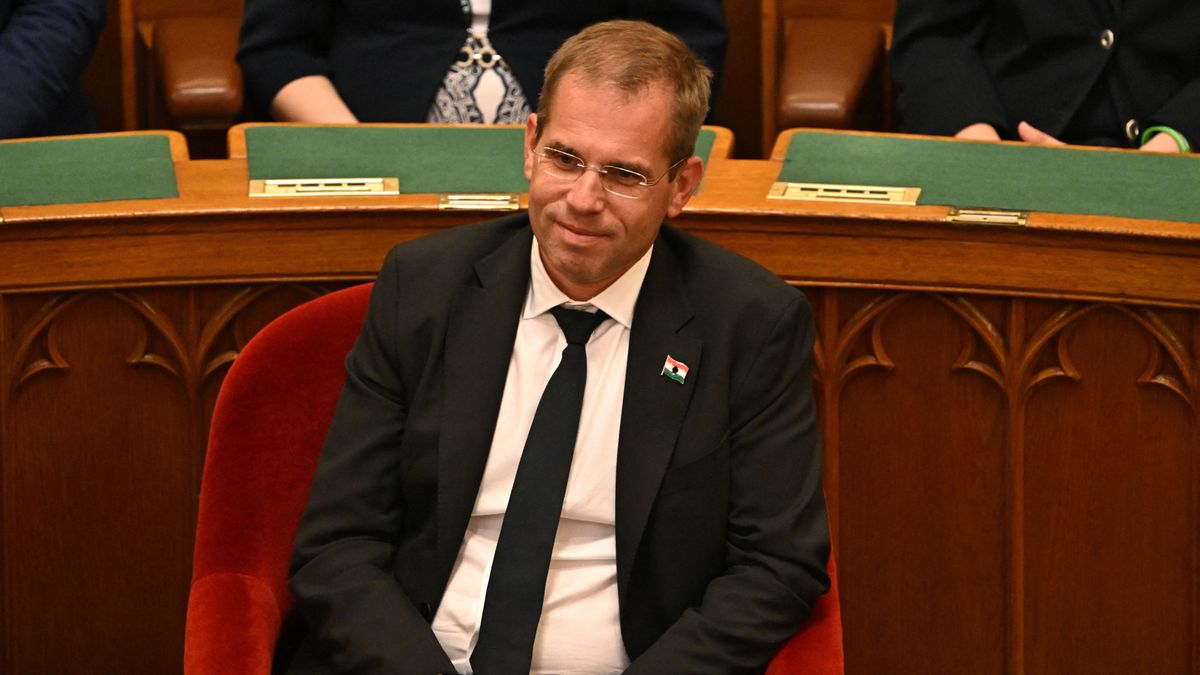Ruff Bálint döntött: beszántja az MCC-t − „8000 diákot elküldeni, több száz tanárt elbocsátani, értelmetlen pusztítás és bosszú” 