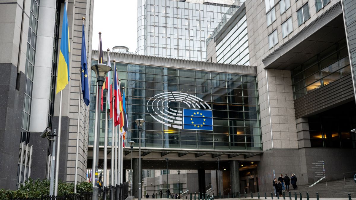 Uniós bővítés: Ukrajna jól teljesít, Szerbia viszont nem elég elhivatott az uniós értékek iránt − mondta ki az Európai Parlament 
