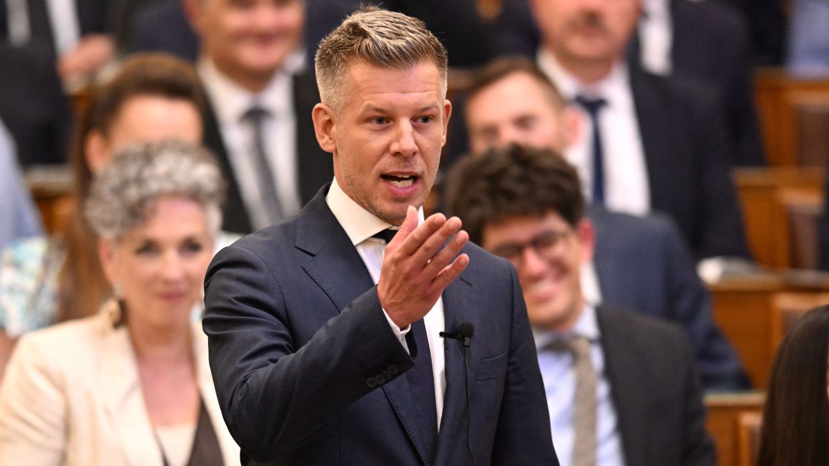 Újabb bejelentésekre készül Magyar Péter, mutatjuk a részleteket: spórolásról, azbesztről és áfacsökkentésről is beszél a kormányfő 