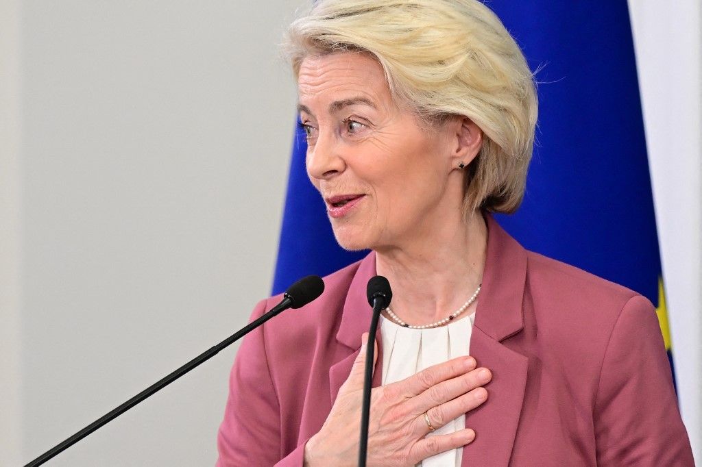 Ursula von der Leyen ugyanazt a pénz ígérte meg a két ősellenségnek, a "kis eltéréssel" Vlagyimir Putyin lábára lépne