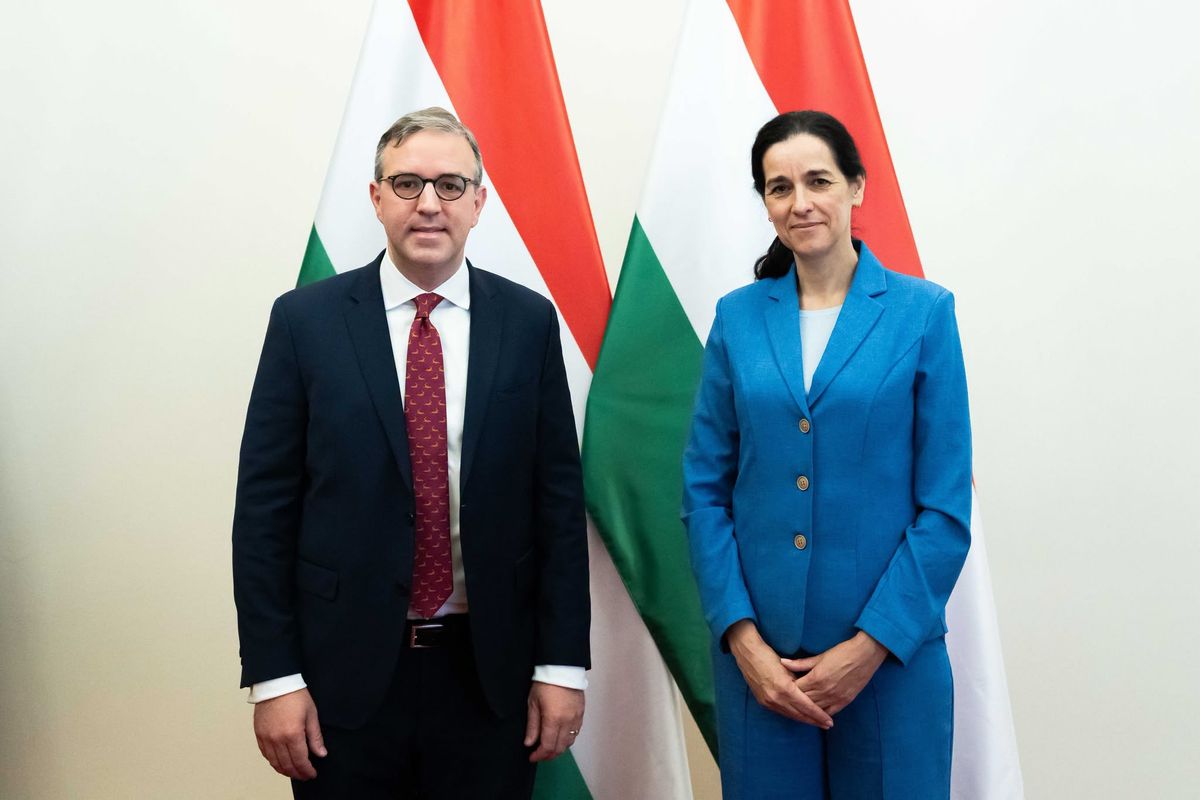 Gladden Pappin, a Magyar Külügyi Intézet korábbi vezetője és Orbán Anita