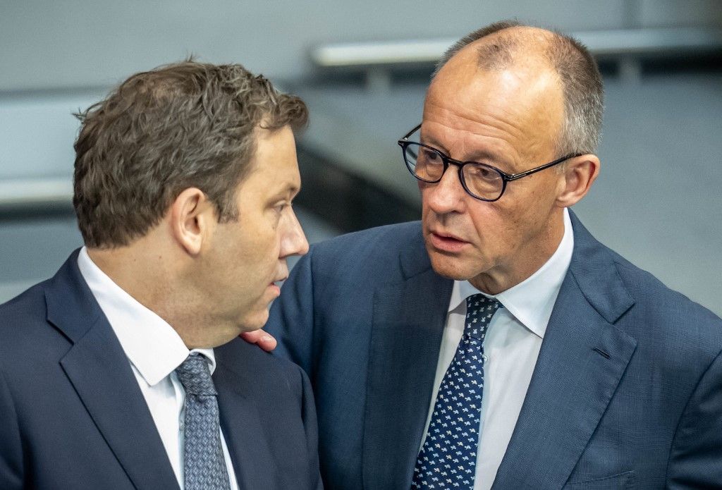 Állampapír: Lars Klingbeil és Friedrich Merz épp nyerésre áll Kármán Andrással és Magyar Péterrel szemben, ők már az eurózónán belül vannak 