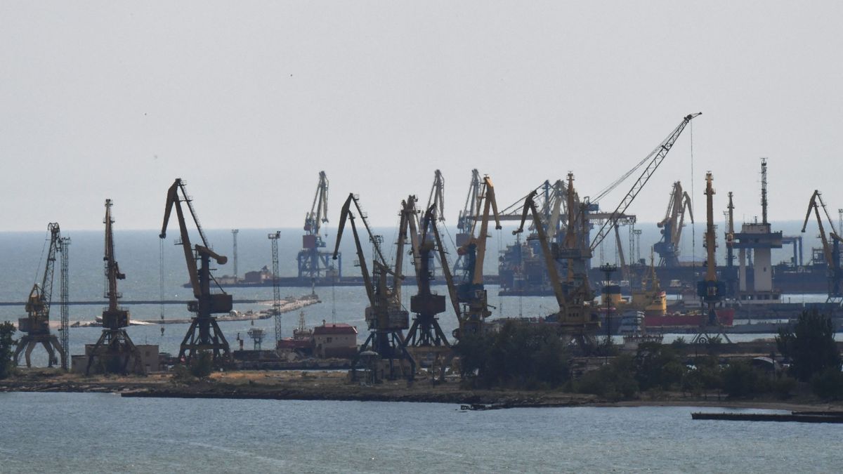 Kölcsönös támadásokat indított Oroszország és Ukrajna kulcsfontosságú tengeri gabonaexport-átjárókra: meglódult a búza ára 