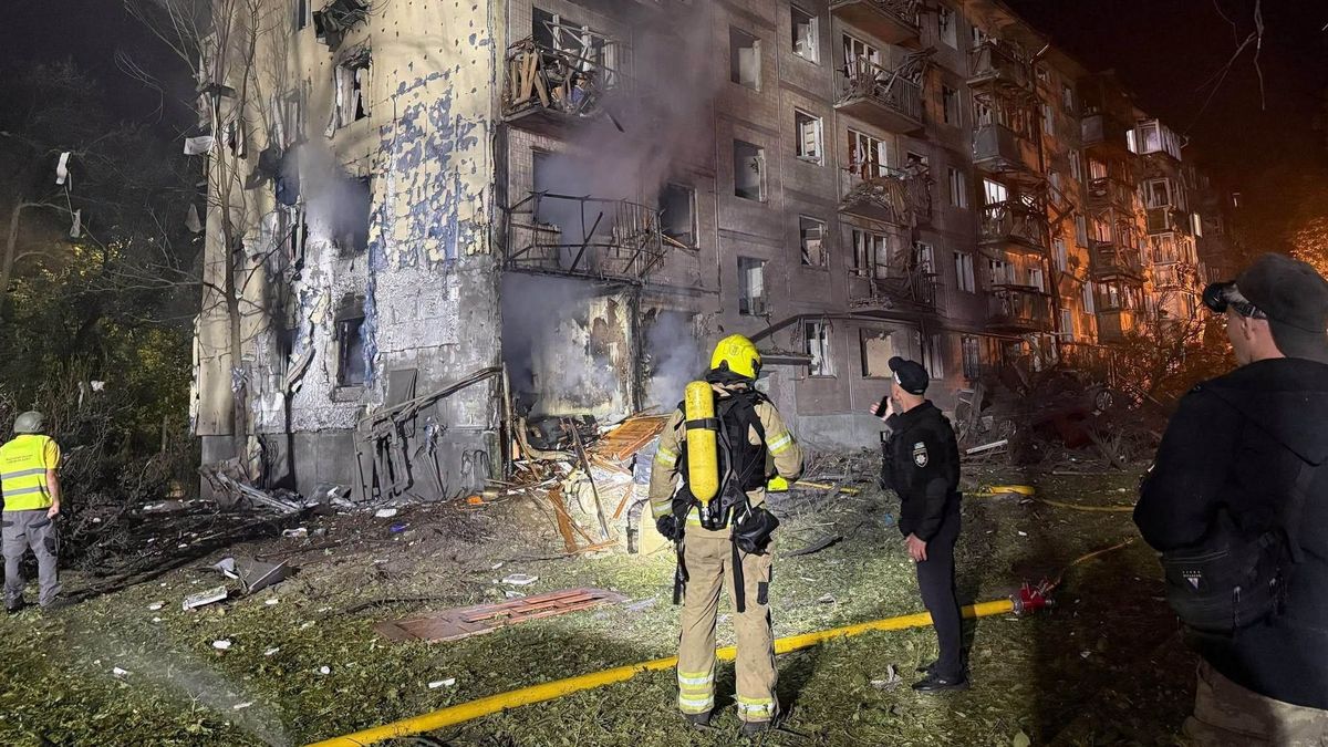 Oroszország az éjjel megtámadta Kijevet, brutális csapást mért az ukrán fővárosra: videón a ballisztikus rakéták pusztítása 