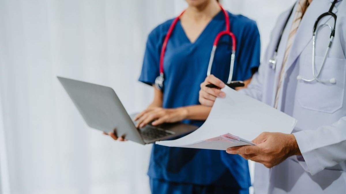 Munkahelyek tízezrei lehetnek veszélyben: komoly gazdasági ára van az endometriózisnak 