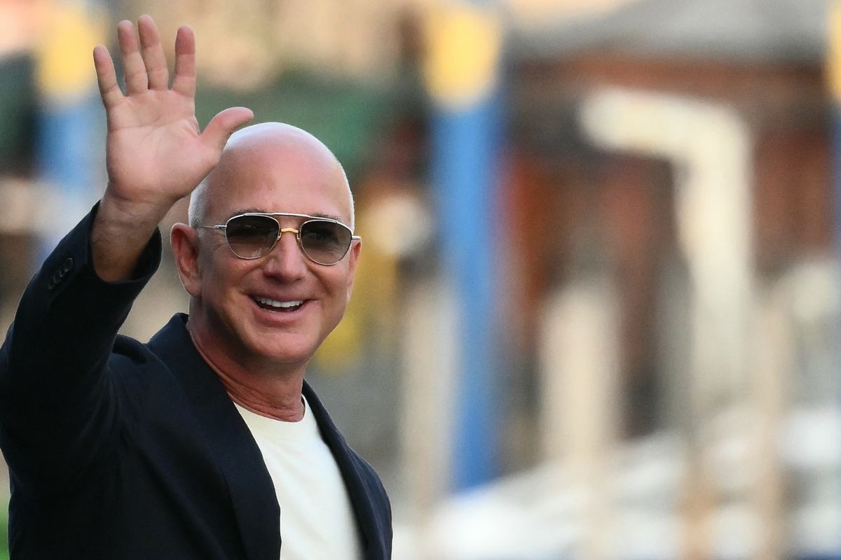 Jeff Bezos bevásárolta magát Szoboszlai Dominik klubjába