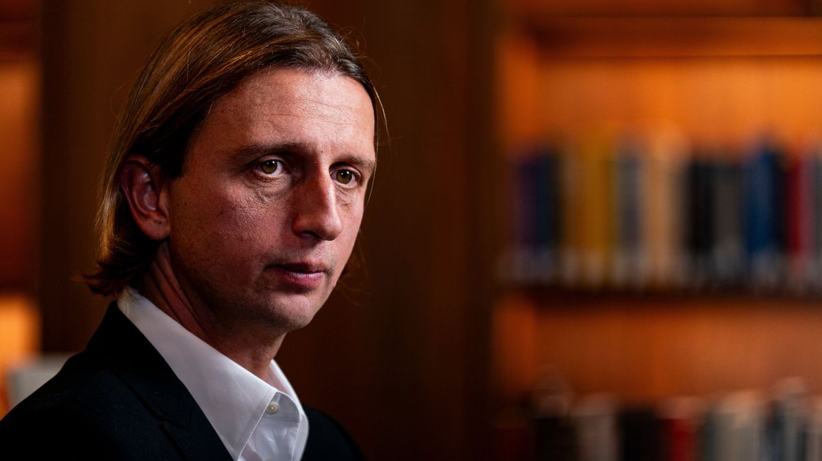 Beperelték a Revolut fejét: elfelejtett befizetni pár milliárdot Nik Storonsky – egy elátkozott jacht miatt van óriási balhé 
