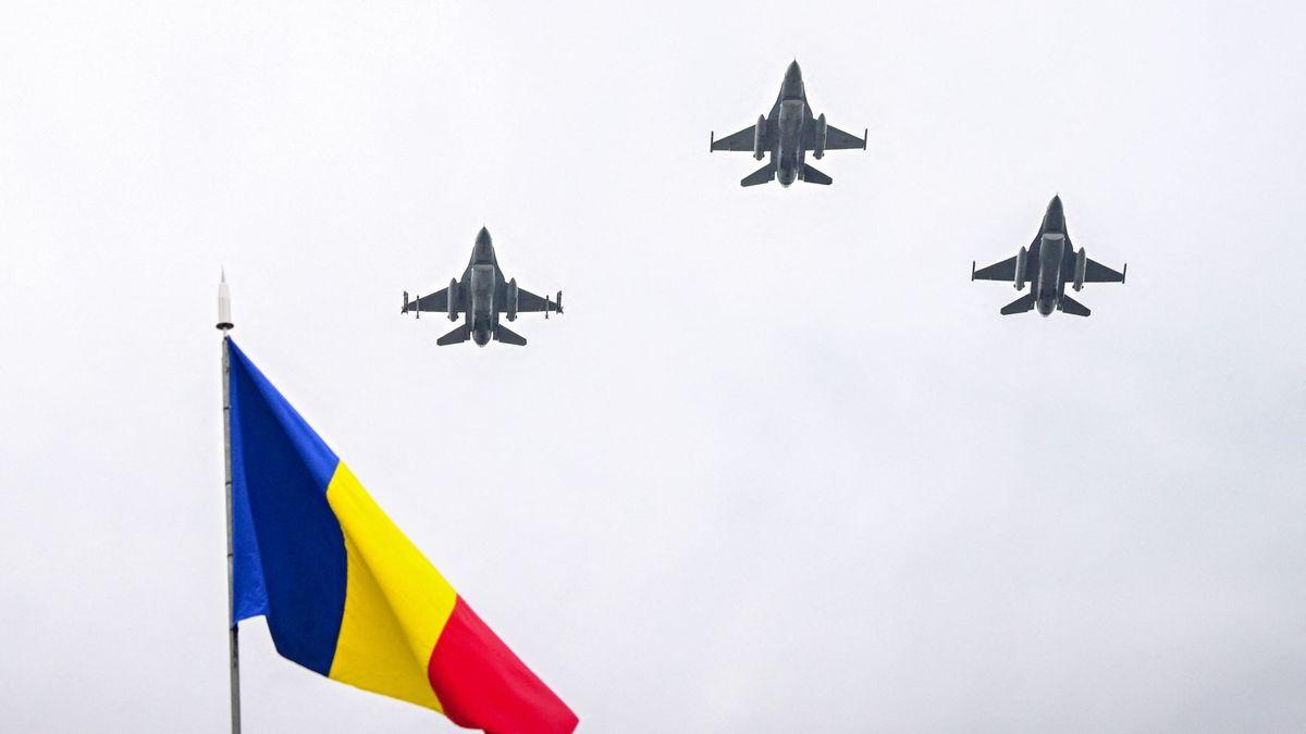 Hajnalban érkezett a riasztás, súlyos incidens a románoknál: úgy szálltak fel az F16-osok, hogy itt bármi lehet – kitért, majd jöttek a robbanások 