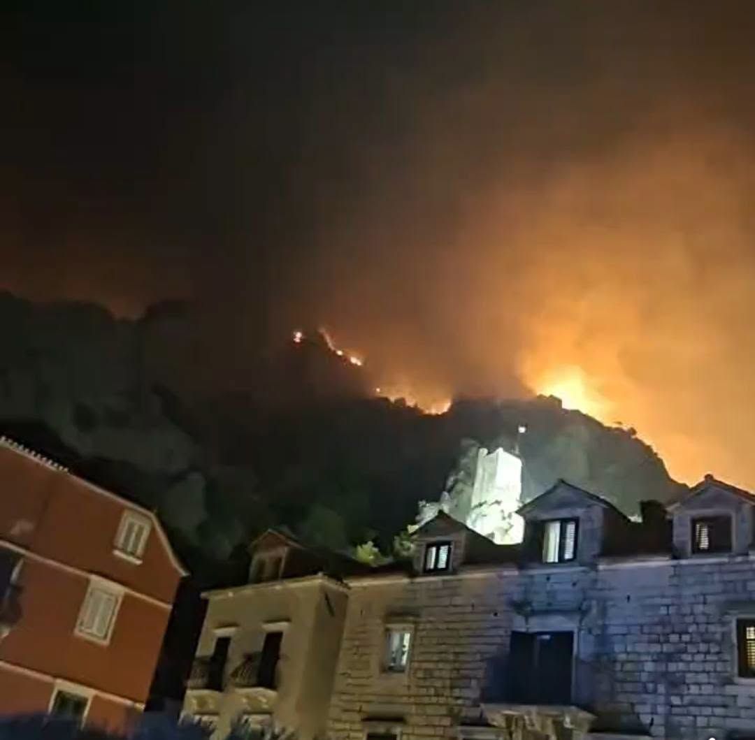 tűz, omis, Horvátország,