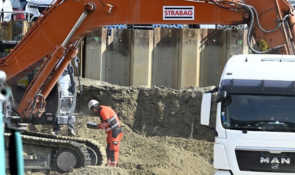 ++ THEME IMAGE ++ STRABAG MUST PAY EURO 146 MILLION