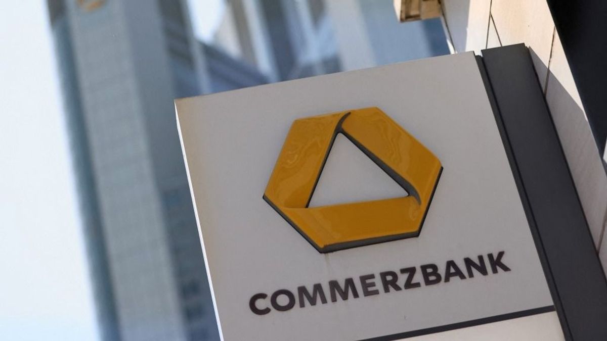 Osztaléksztriptíz: 20 millió euróval rövidíthették meg az államot a Commerzbank volt bankárai 