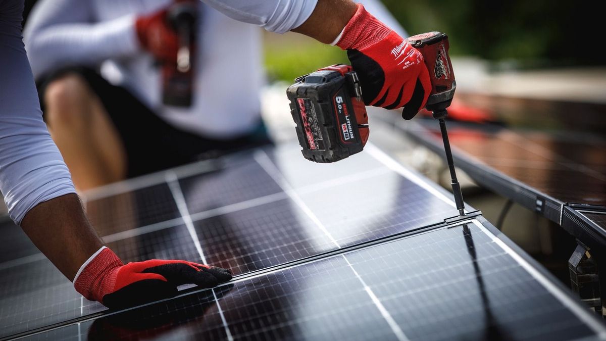 Itt az útmutató a háztáji energiatároló telepítéséhez – végre pöröghetnek a projektek, de sokaknak a zsebükbe is kell nyúlniuk