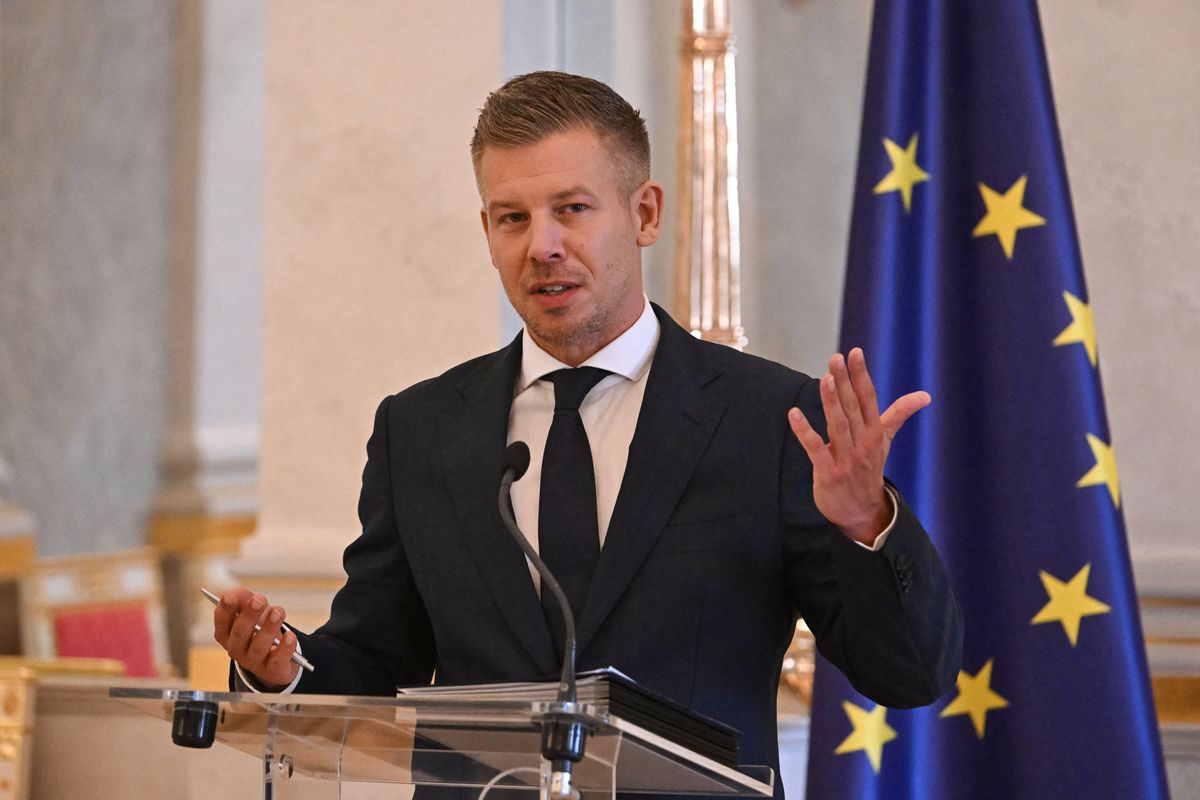 Magyar Péter kormányfő