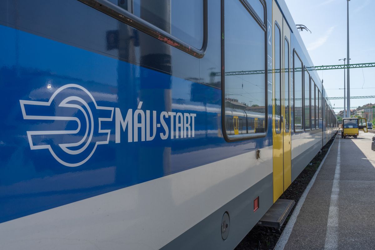 Tűz miatt nem járnak a vonatok a szegedi fővonalon