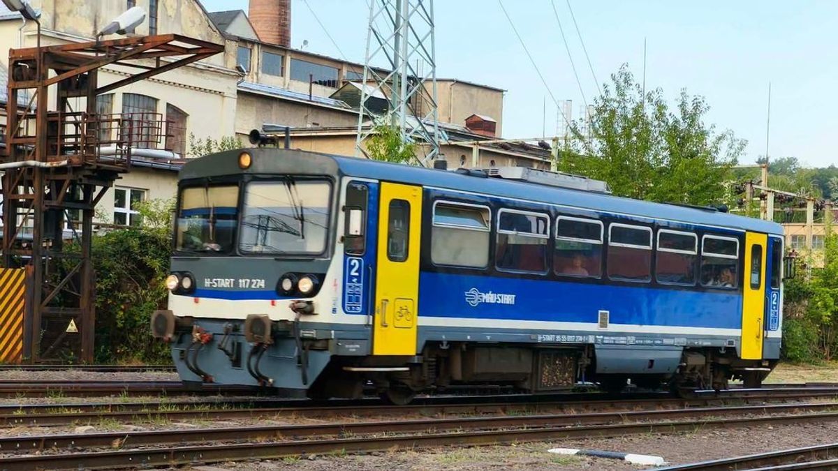 Kigyulladt egy mozdony a komlói vonalon, pótlóbuszok járnak 