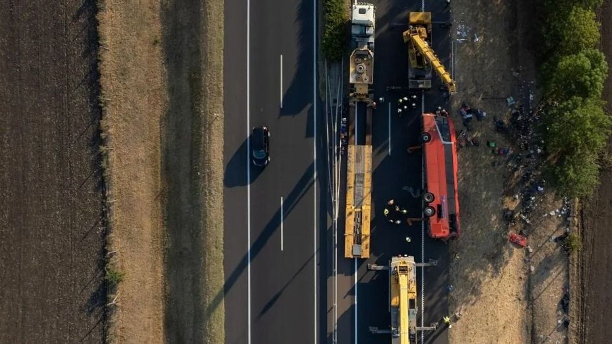 Lengyel buszbaleset: kiderült, kik utaztak a tragédiát szenvedett buszon megszólalt Nawrocki 