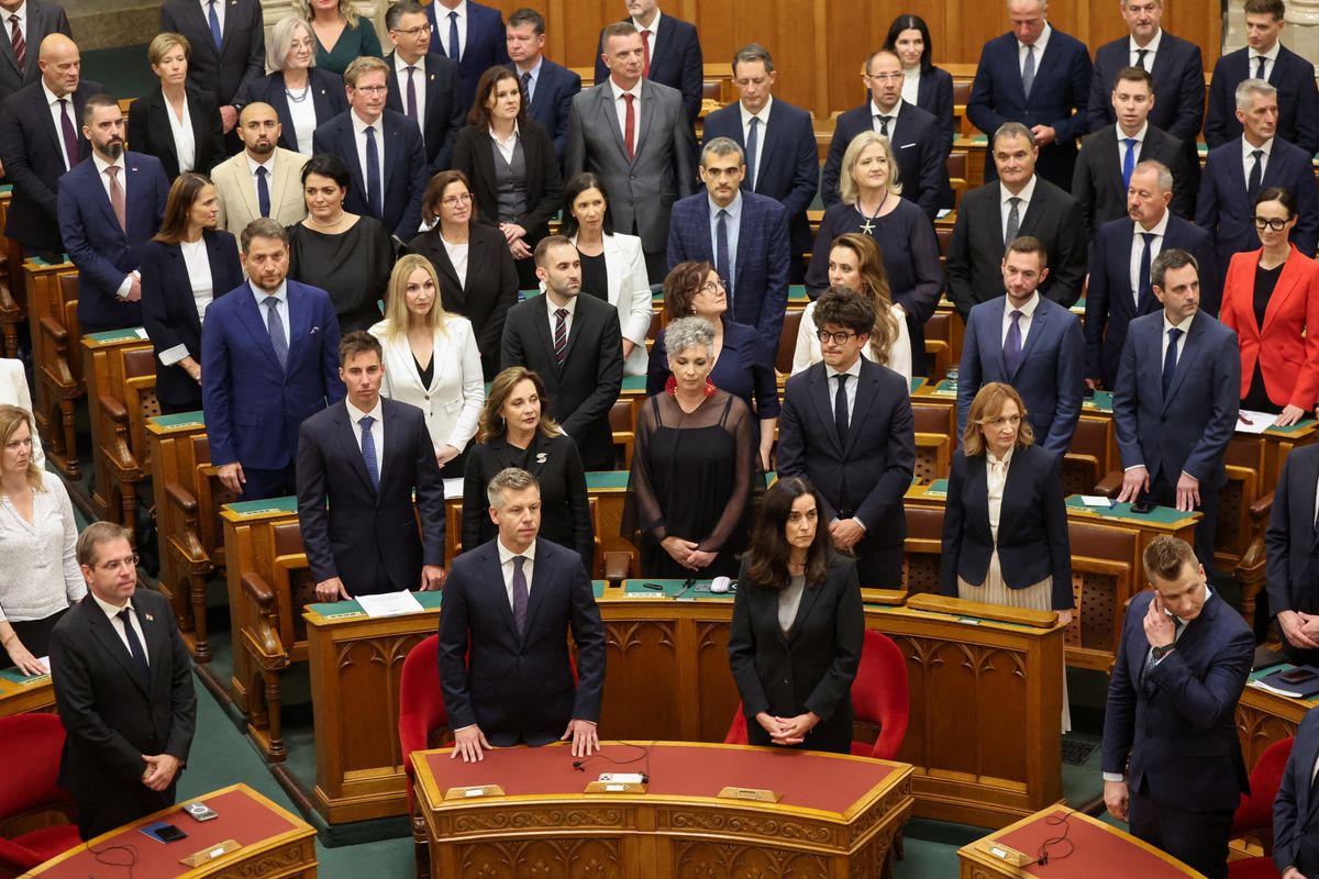 Új köztársasági elnököt választ az Országgyűlés
