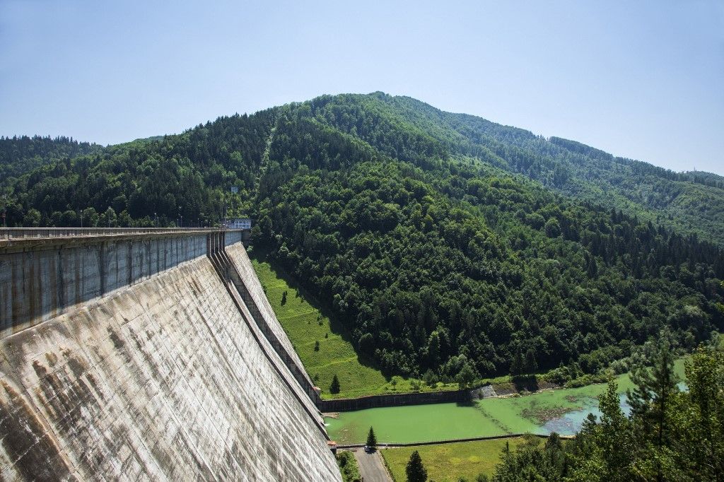 Romania bucovina bicaz bicaz dam on lake víz víztározó gát románia