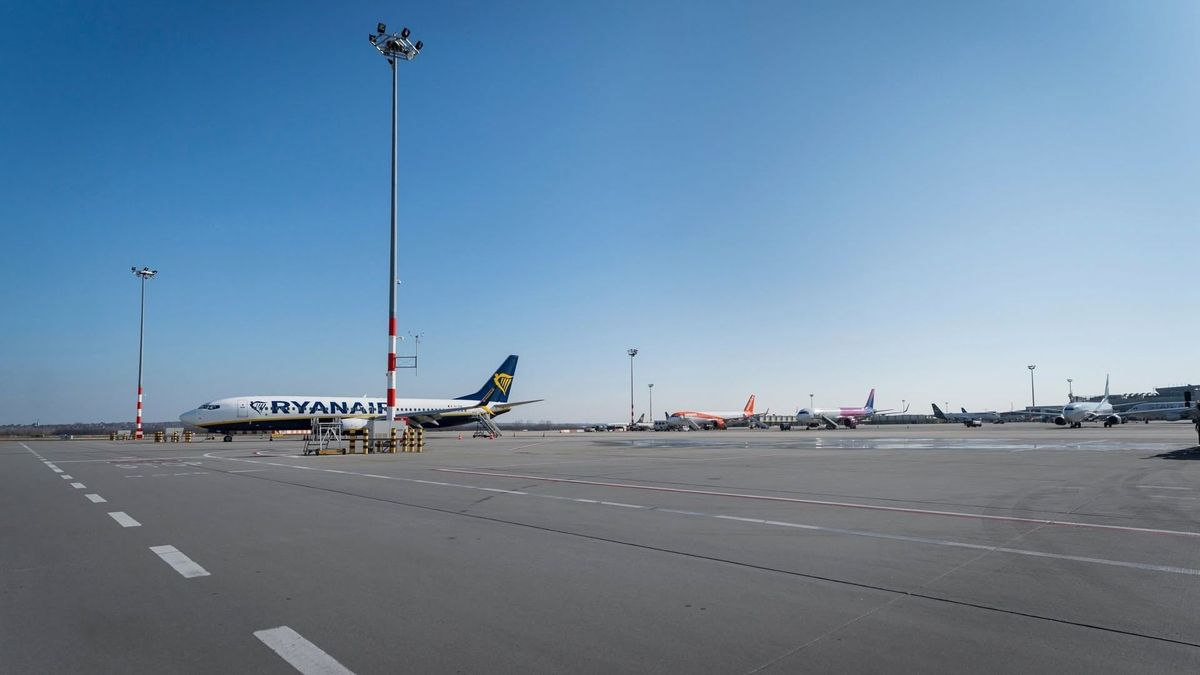 Indul az ország egyik legnagyobb aszfaltozása, de nem az autósoknak készül: több mint 70 ezer négyzetméteren épülhet új burkolat – keresik a kivitelezőt Ferihegyen 