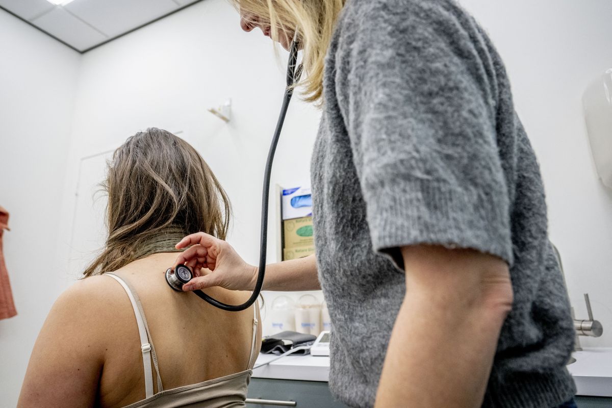 Vészjósló számok érkeztek: durván fogynak a magyar háziorvosok, az egész rendszer roskadozik – azonnali, teljes átvilágítást sürget a Kamara
