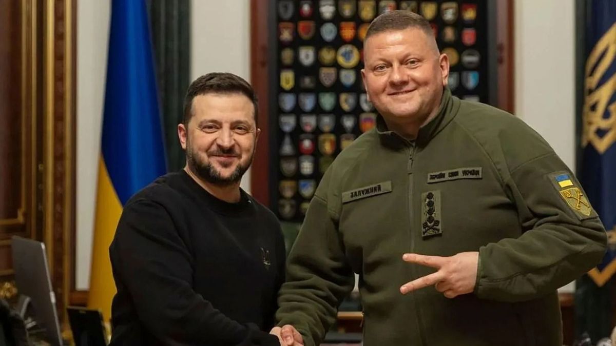 Az ukránok többsége már nem bízik Zelenszkijben – Zaluzsnij lehet a favorit, ha valaha sor kerül az elnökválasztásra 