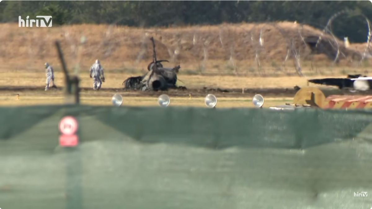 Eddig soha nem látott videó jelent meg a lezuhant Gripenről: titokban vették fel a vadászgép roncsát a szolnoki katonai bázison – sokkoló látvány a pusztítás