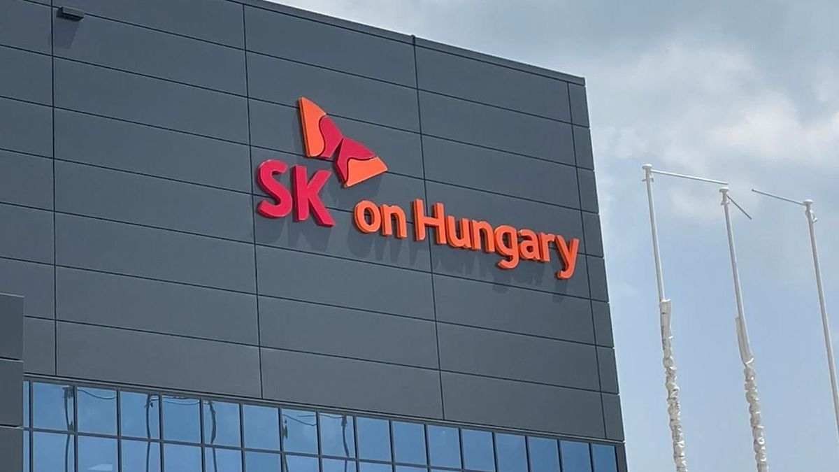 Brutális bírság az iváncsai akkugyárnak: 100 millióra büntette meg a kormányhivatal munkavédelmi hiányosságok miatt 