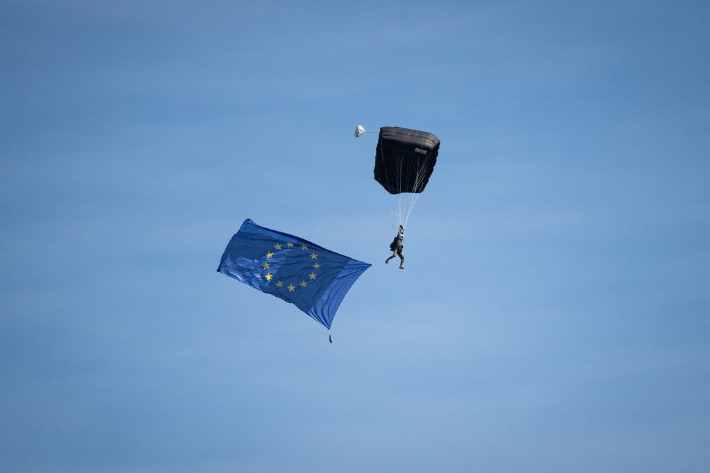 EU-bővítés – ha a kapu csukva, esetleg be is lehet ejtőernyőzni 