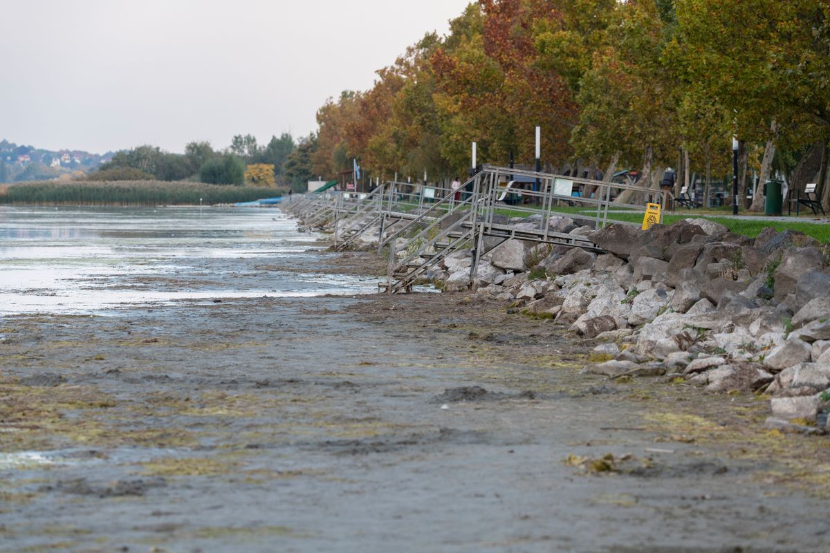 Drought,In,The,Lake,Balaton Balaton hőség aszály