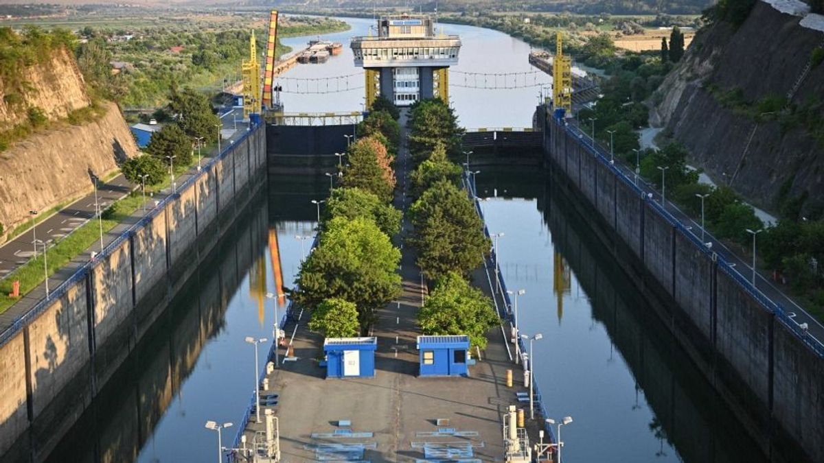 Csodát tettek a románok - emelkedik a Duna vízszintje, egyelőre megmenekült az atomerőmű 