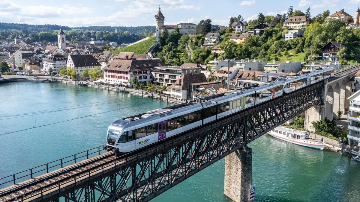 Bukhat a MÁV 93 modern svájci vonatot, Magyarország helyett másnak adhatják el a GTW-ket: kiderült, mi lehet Vitézy Dávid baja a Stadler ajánlatával 