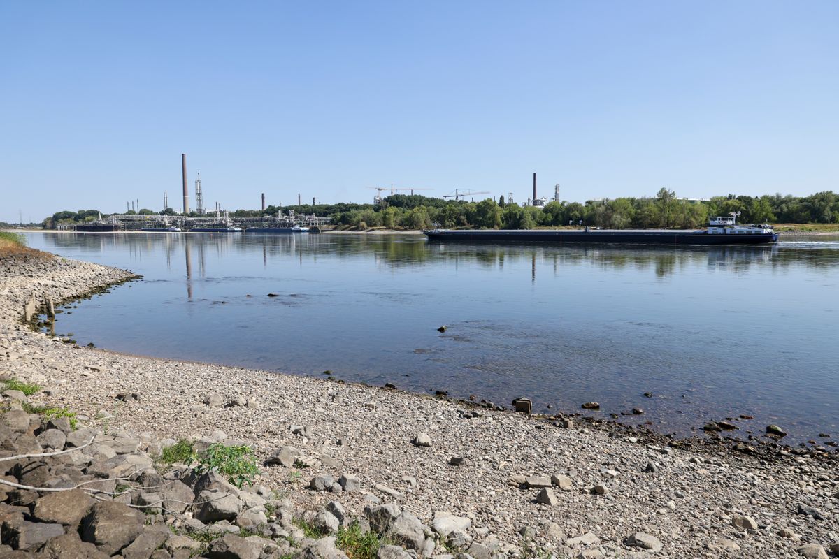 Heat Pushes Rhine Toward 36-Year Low in Risk to Energy Supplies