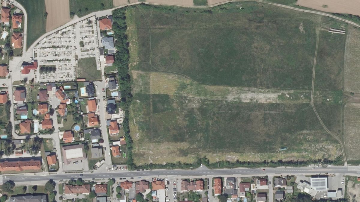 Kitört a botrány: üzleti parkot építenek egy egykori náci láger területén, a Lidl is érkezik, valaki sokat kereshetett az ügyleten – „feláldozzák a gazdaság oltárán” 
